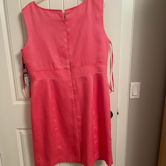 Beautiful pink dress - Picture 5 of 6